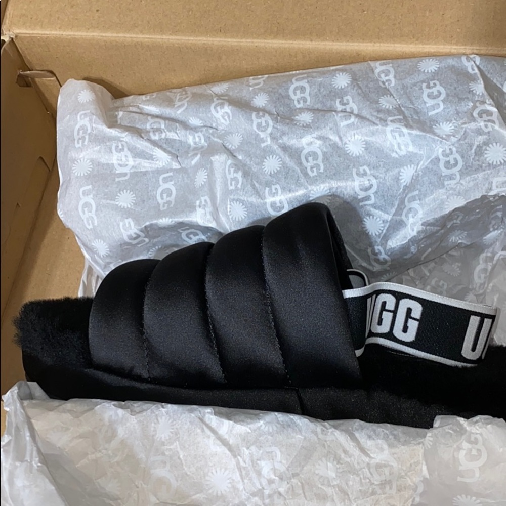 Last Pair!!!!! Women’s Ugg Puff Yeah NWT - Picture 8 of 8
